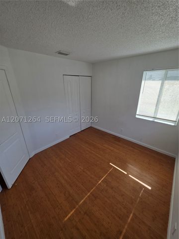 21250 NE 8th Pl 1, Miami, FL 33179