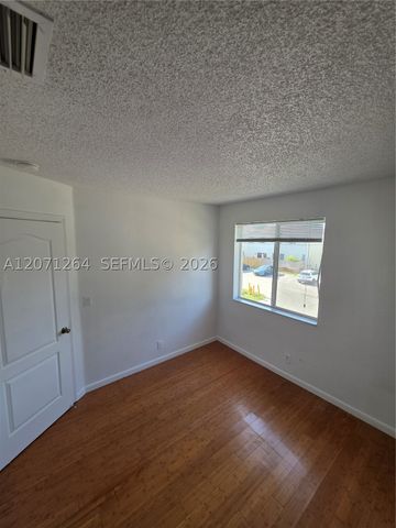 21250 NE 8th Pl 1, Miami, FL 33179