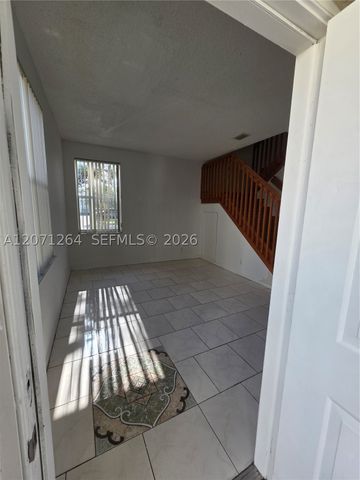 21250 NE 8th Pl 1, Miami, FL 33179