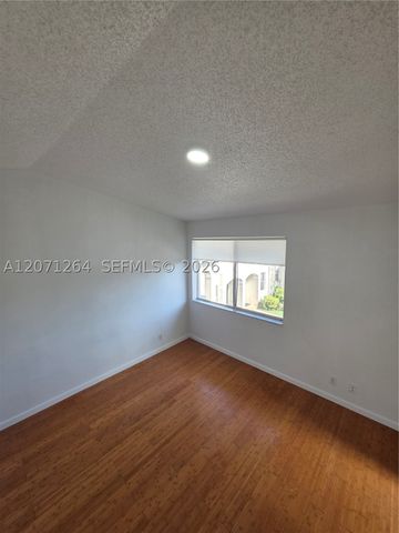 21250 NE 8th Pl 1, Miami, FL 33179