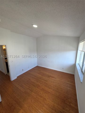 21250 NE 8th Pl 1, Miami, FL 33179
