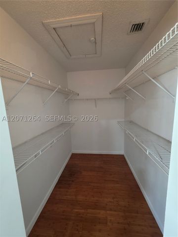21250 NE 8th Pl 1, Miami, FL 33179