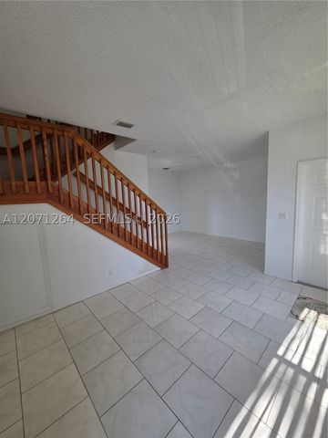 21250 NE 8th Pl 1, Miami, FL 33179