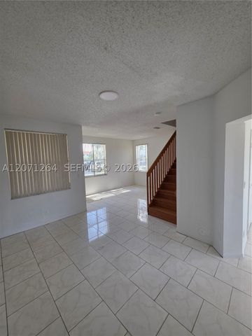 21250 NE 8th Pl 1, Miami, FL 33179