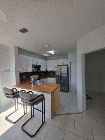 21250 NE 8th Pl 1, Miami, FL 33179