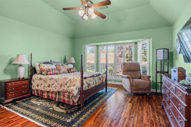 5841 River Meadows Place, Fort Worth, TX 76112