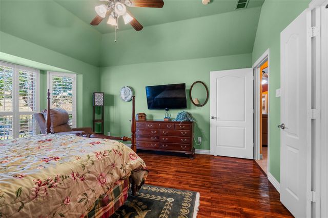 5841 River Meadows Place, Fort Worth, TX 76112
