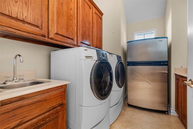 5841 River Meadows Place, Fort Worth, TX 76112