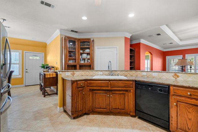 5841 River Meadows Place, Fort Worth, TX 76112