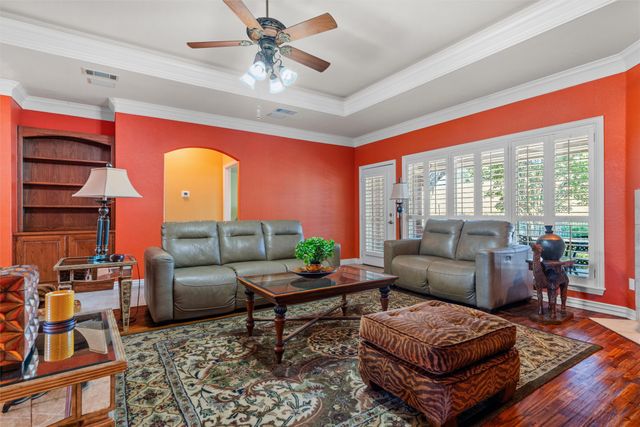 5841 River Meadows Place, Fort Worth, TX 76112