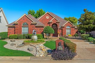 5841 River Meadows Place, Fort Worth, TX 76112