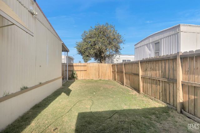 112 Cedarwood Lane, Bakersfield, CA 93308