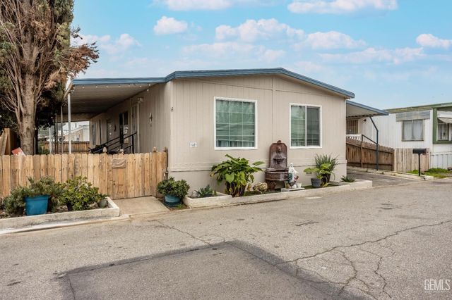 112 Cedarwood Lane, Bakersfield, CA 93308