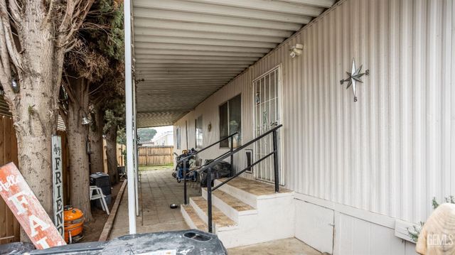 112 Cedarwood Lane, Bakersfield, CA 93308