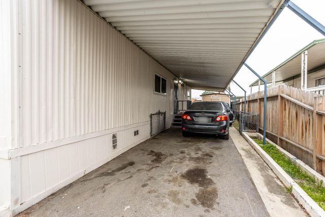 112 Cedarwood Lane, Bakersfield, CA 93308