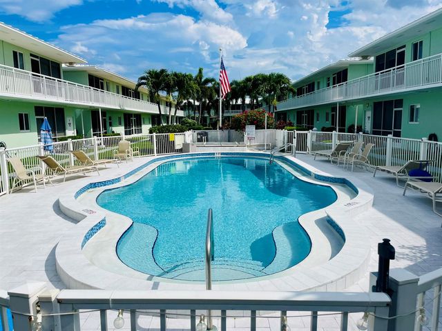 2100 NE 38th Street 142, Lighthouse Point, FL 33064