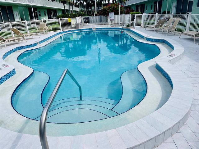 2100 NE 38th Street 142, Lighthouse Point, FL 33064