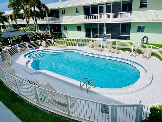 2100 NE 38th Street 142, Lighthouse Point, FL 33064