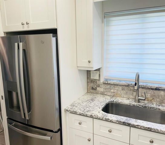 2100 NE 38th Street 142, Lighthouse Point, FL 33064