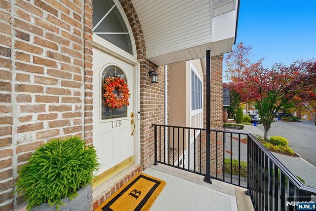 119 Stonegate Trail, Cresskill, NJ 07626