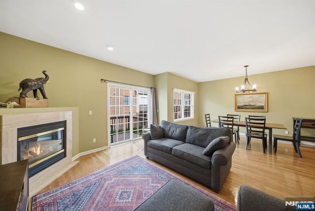 119 Stonegate Trail, Cresskill, NJ 07626