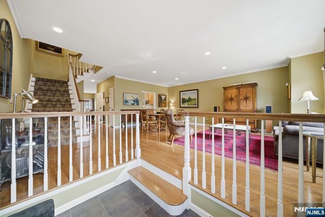 119 Stonegate Trail, Cresskill, NJ 07626