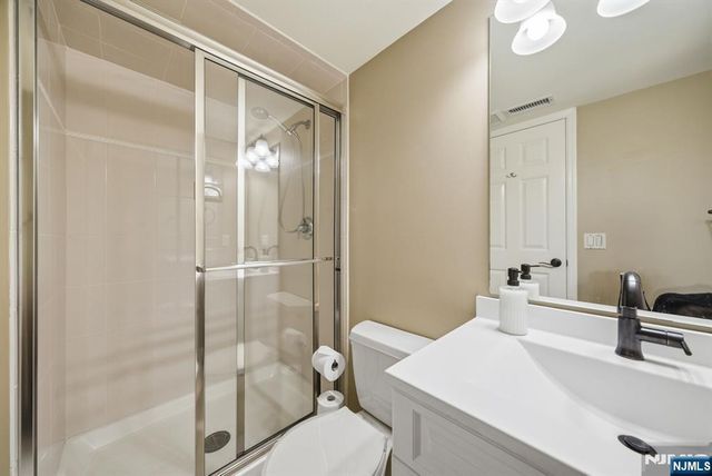 119 Stonegate Trail, Cresskill, NJ 07626