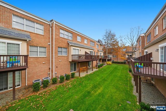 119 Stonegate Trail, Cresskill, NJ 07626