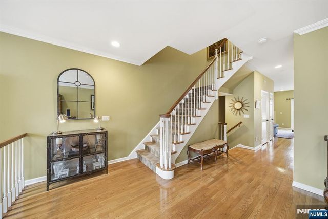 119 Stonegate Trail, Cresskill, NJ 07626