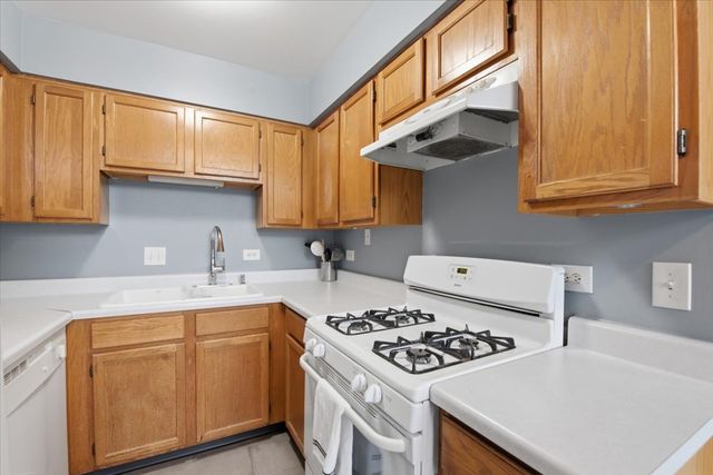 1123 Courtland Drive UNIT, Buffalo Grove, IL 60089