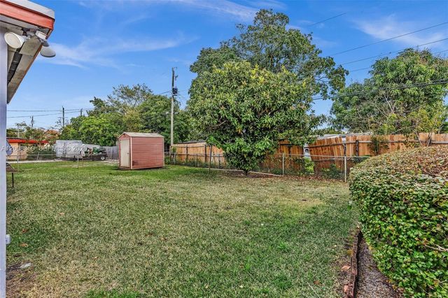 1824 NW 25th Ave, Fort Lauderdale, FL 33311