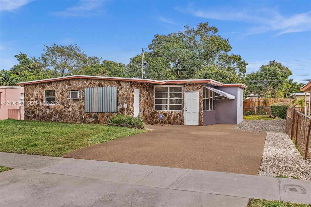 1824 NW 25th Ave, Fort Lauderdale, FL 33311