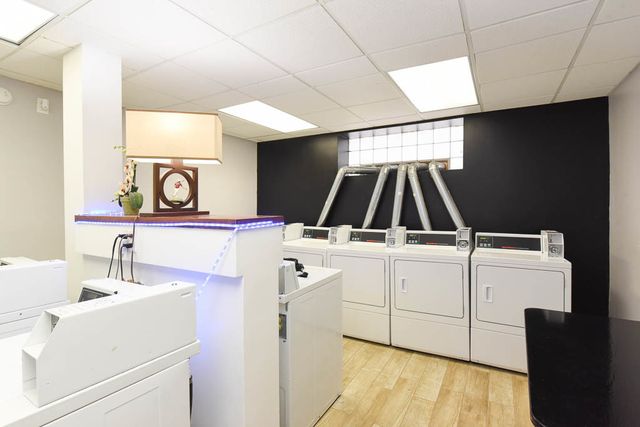 4241 N KENMORE Avenue 303, Chicago, IL 60613