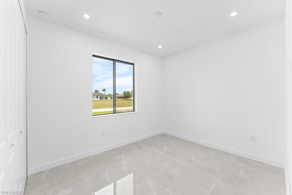 Image 16 of property listing at 1433 NW 7th PL, Cape Coral, FL 33993