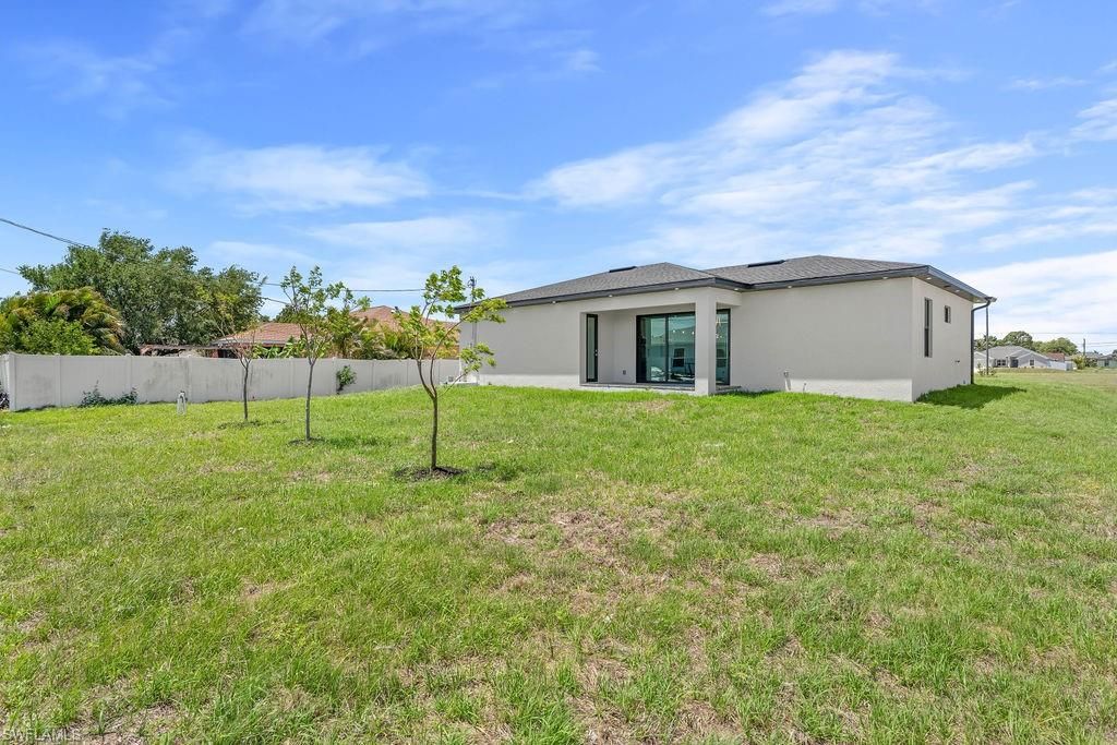 Image 25 of property listing at 1433 NW 7th PL, Cape Coral, FL 33993