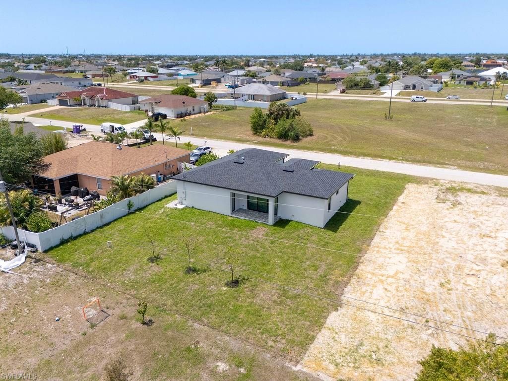 Image 27 of property listing at 1433 NW 7th PL, Cape Coral, FL 33993