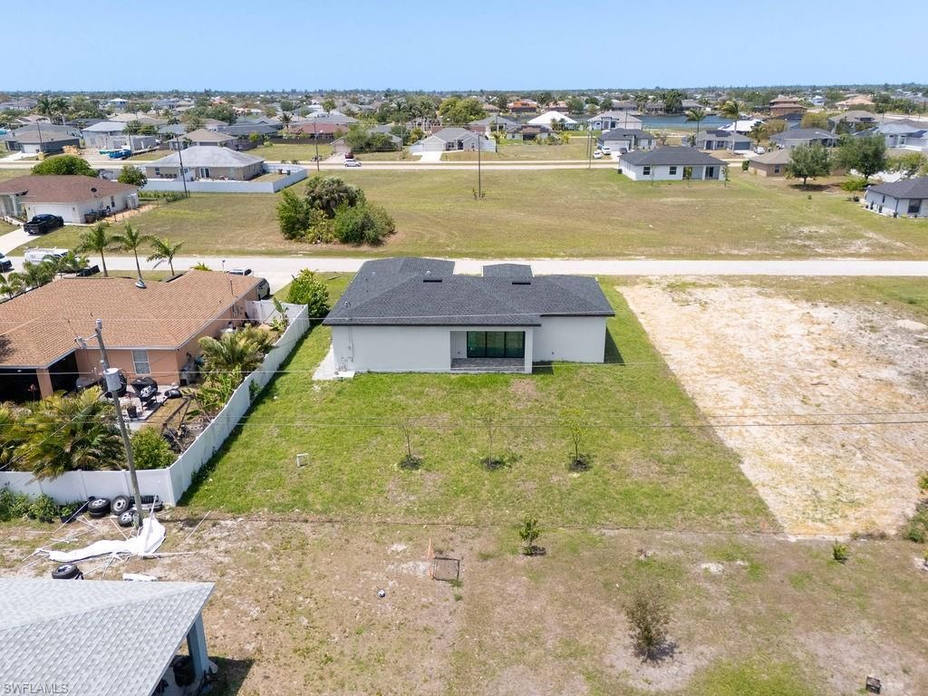 Image 28 of property listing at 1433 NW 7th PL, Cape Coral, FL 33993