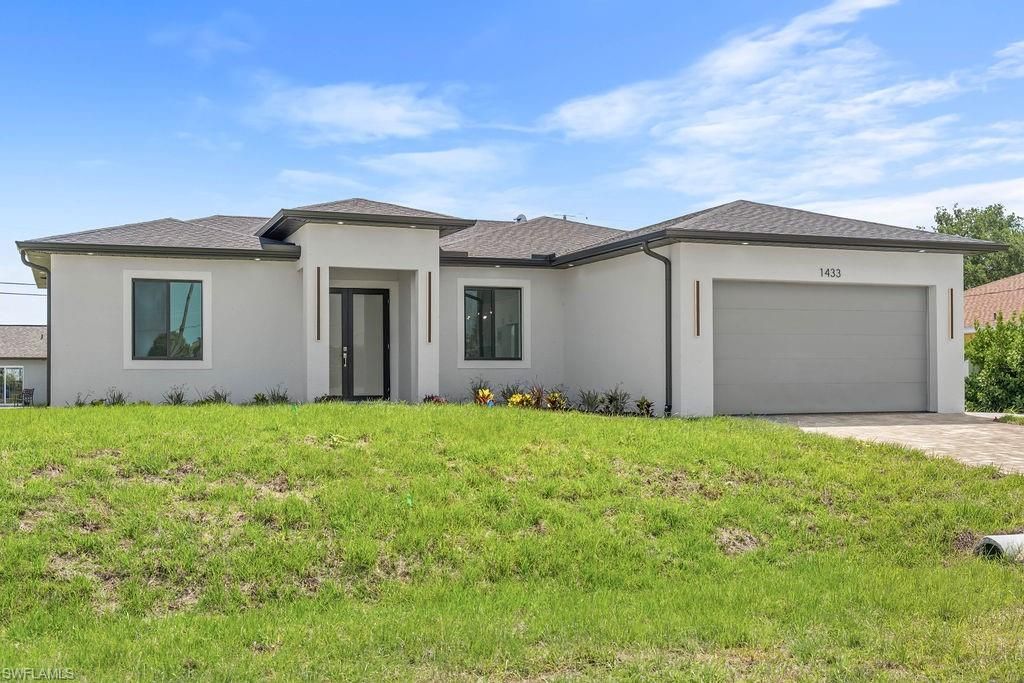 Image 33 of property listing at 1433 NW 7th PL, Cape Coral, FL 33993