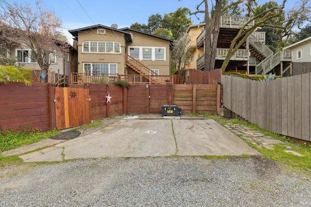 44-46 Martens Blvd, San Rafael, CA 94901