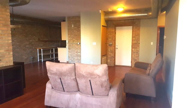 1657 W PRATT Boulevard 2B, Chicago, IL 60626