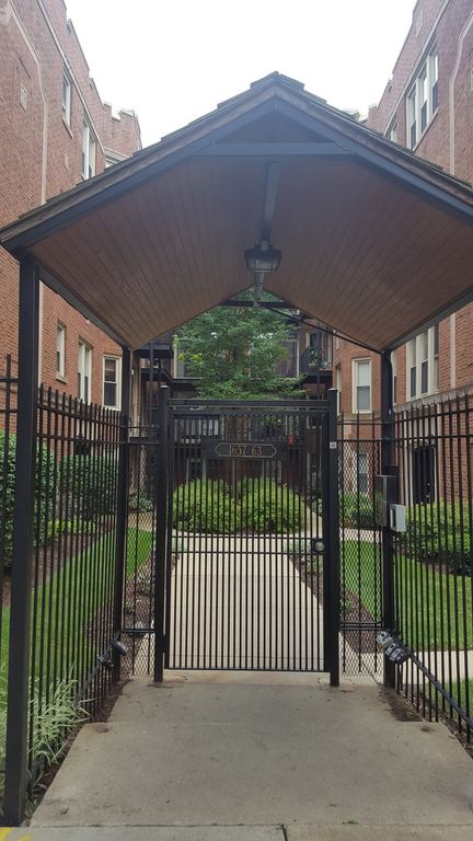 1657 W PRATT Boulevard 2B, Chicago, IL 60626