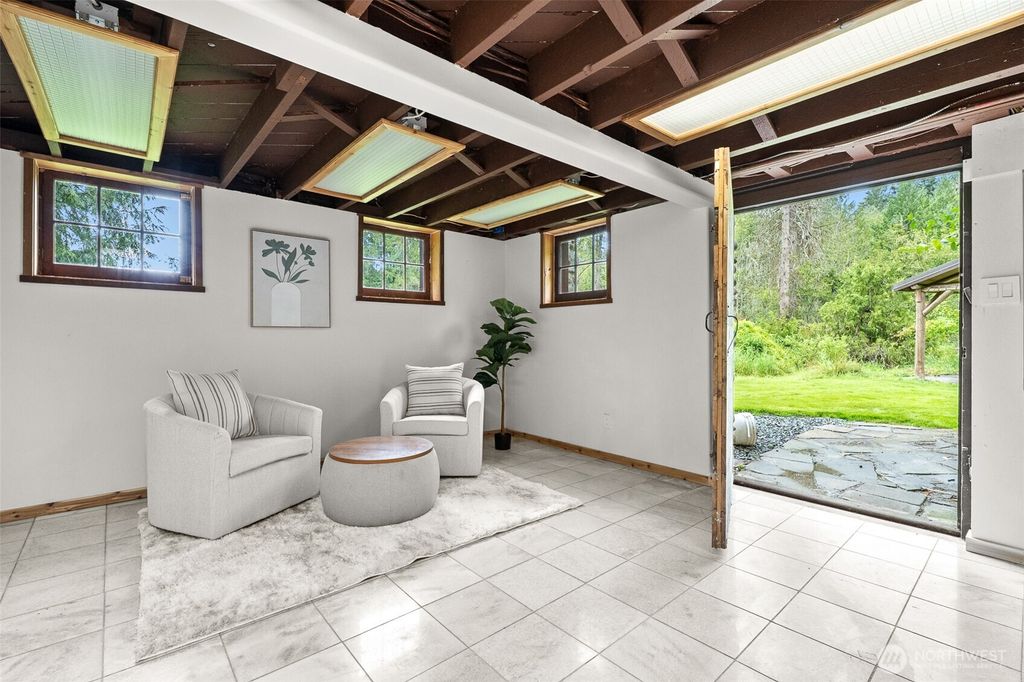 Image 30 of property listing at 14420 Duryea Lane S, Tacoma, WA 98444