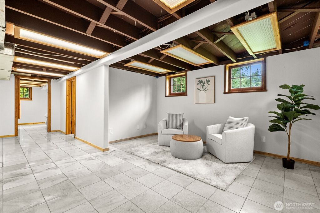 Image 31 of property listing at 14420 Duryea Lane S, Tacoma, WA 98444