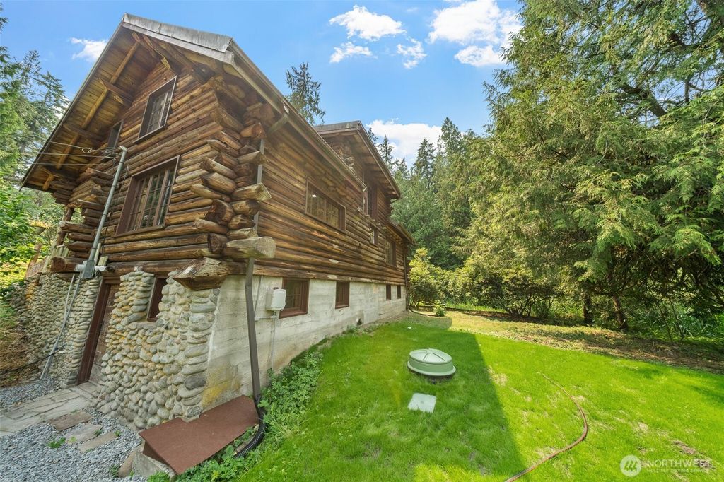 Image 38 of property listing at 14420 Duryea Lane S, Tacoma, WA 98444