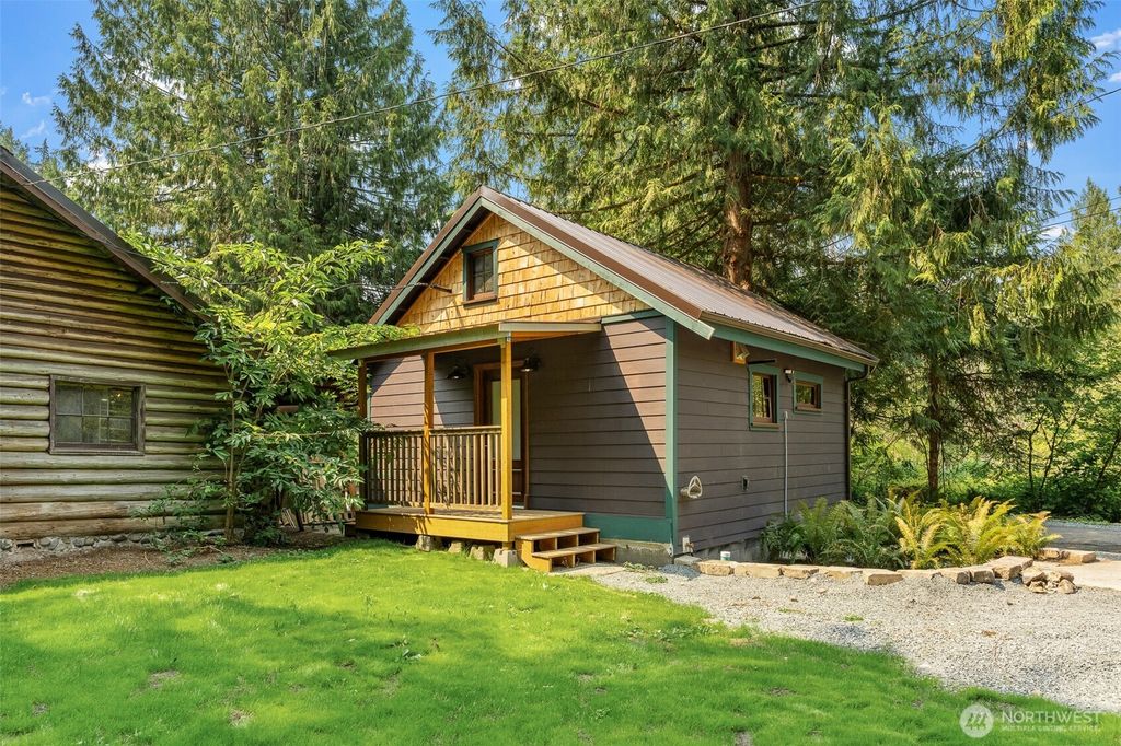 Image 9 of property listing at 14420 Duryea Lane S, Tacoma, WA 98444
