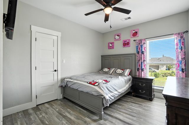 7271 Michelle Point, Krum, TX 76249