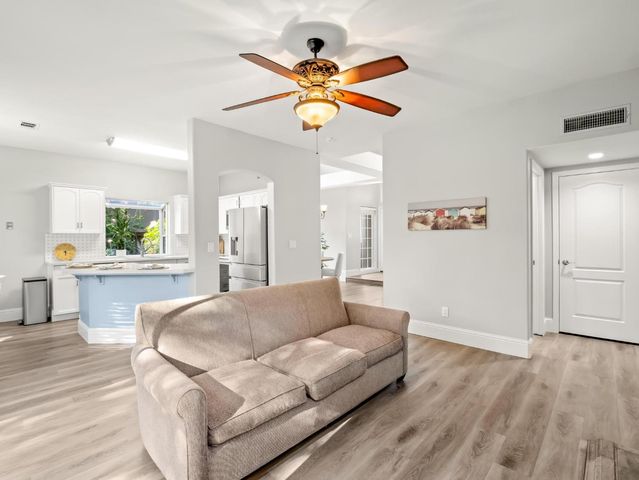 9309 N Bayford Street, Fresno, CA 93720