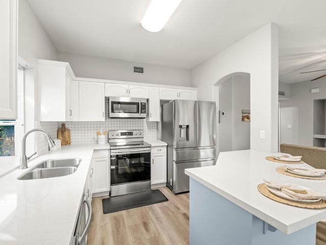 9309 N Bayford Street, Fresno, CA 93720