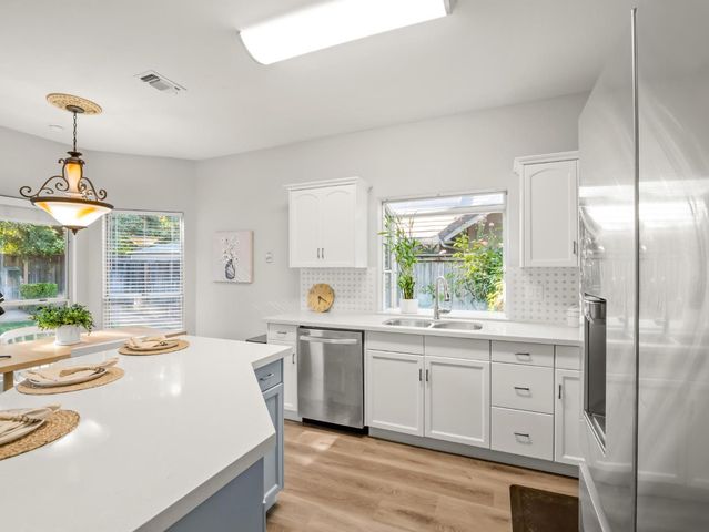9309 N Bayford Street, Fresno, CA 93720