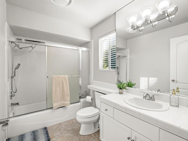 9309 N Bayford Street, Fresno, CA 93720